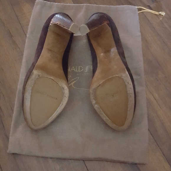 Donald J. Pilner -‎ Brown Suede & Reptile Heels - Picture 4 of 5